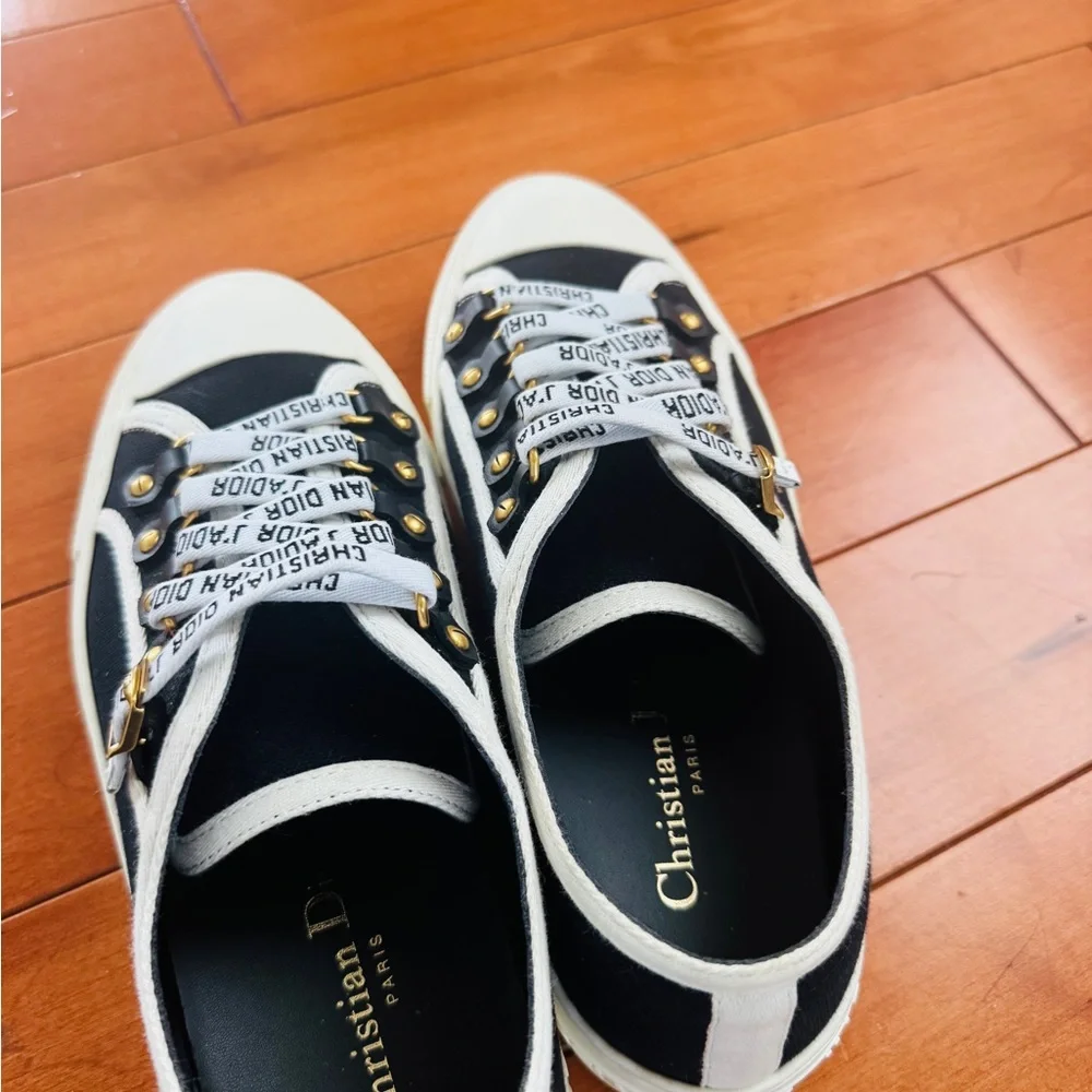 Dior Black and White Low-Top Sneakers - Picture 7 of 10